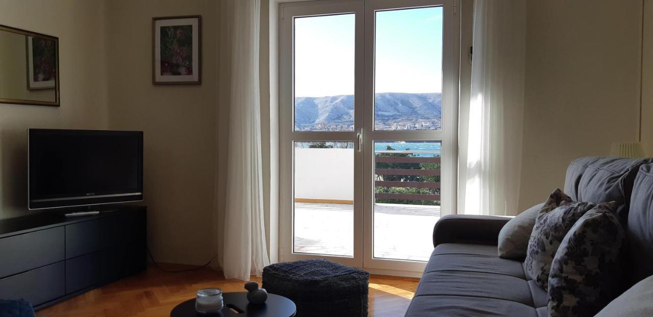 Apartments Marzic Pag Town Bagian luar foto