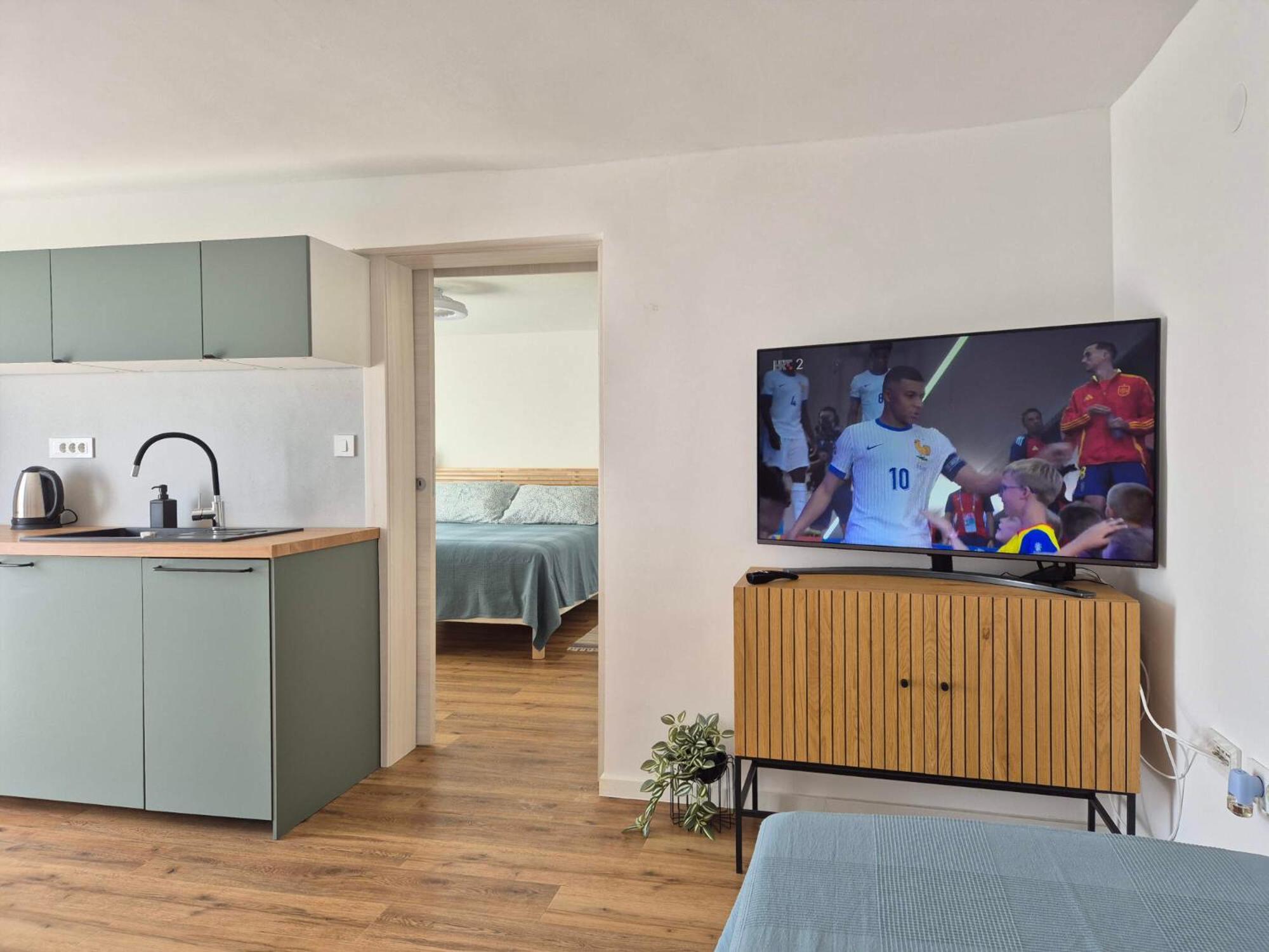 Apartments Marzic Pag Town Bagian luar foto