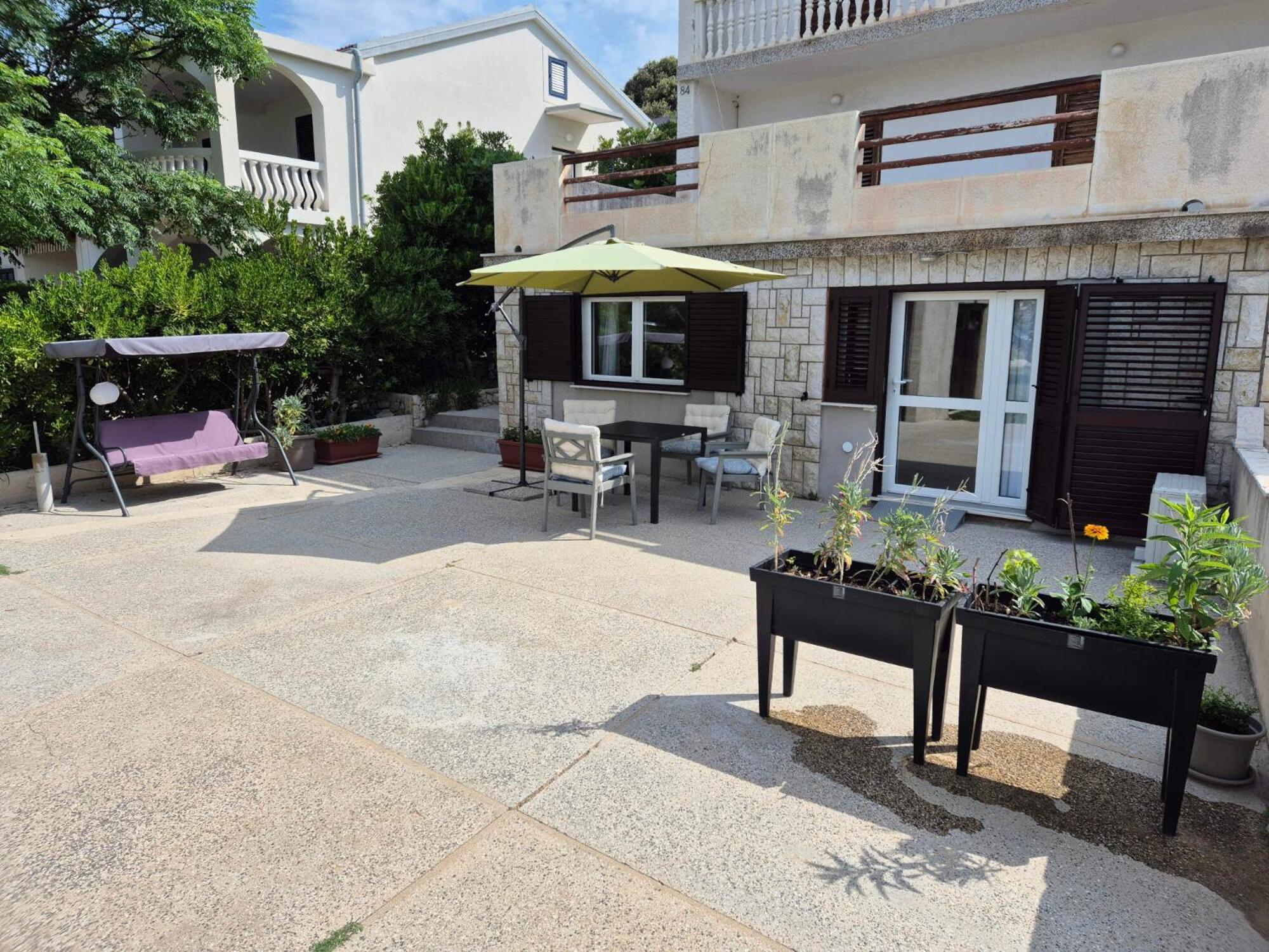 Apartments Marzic Pag Town Bagian luar foto