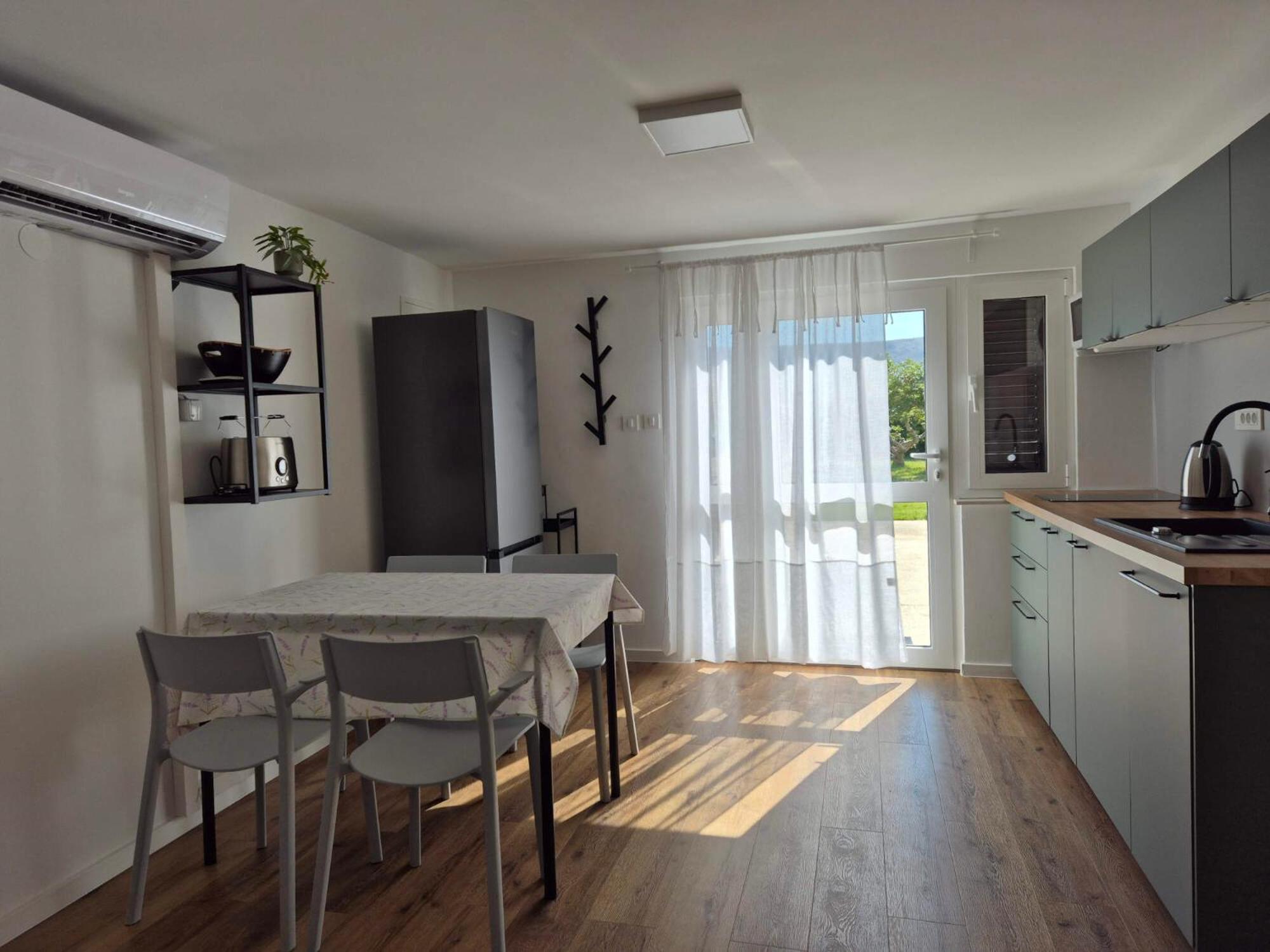 Apartments Marzic Pag Town Bagian luar foto