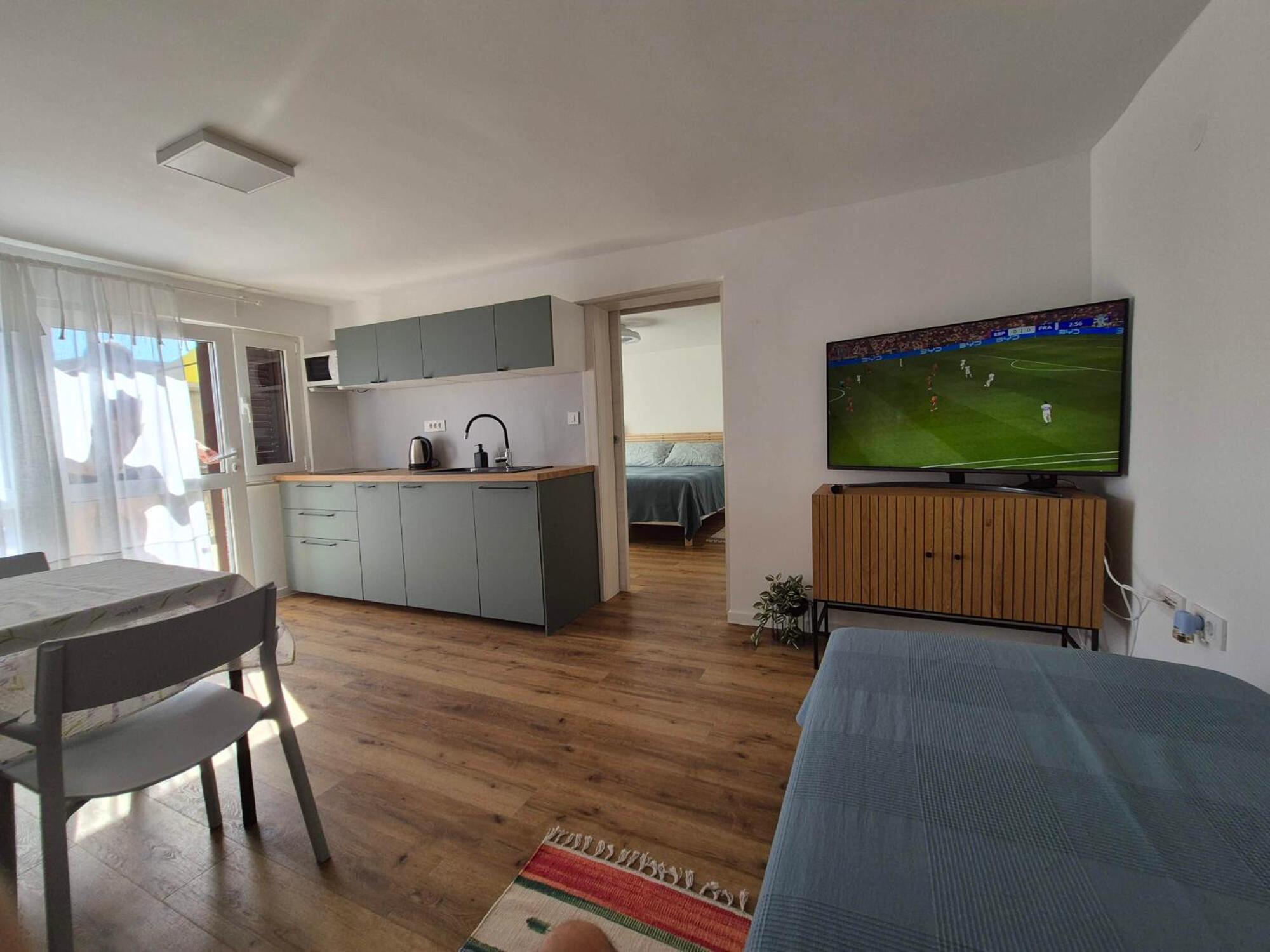 Apartments Marzic Pag Town Bagian luar foto