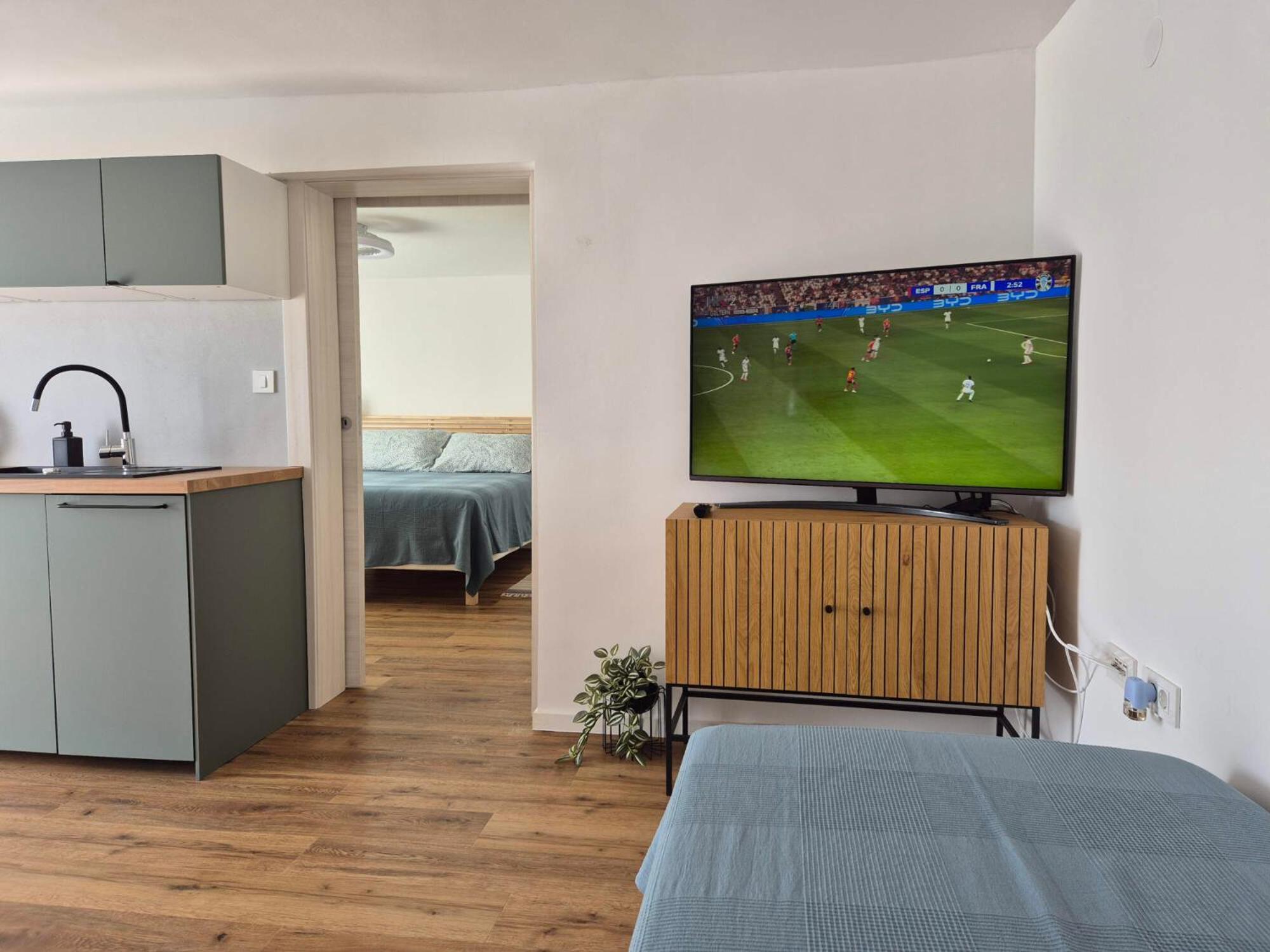Apartments Marzic Pag Town Bagian luar foto