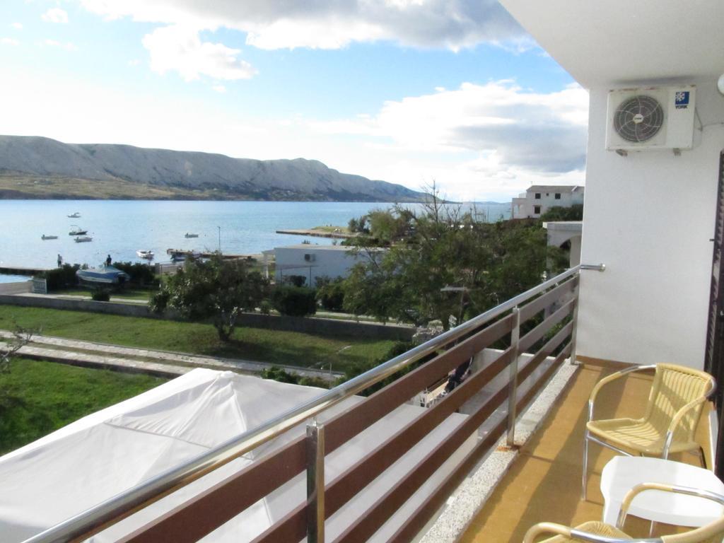 Apartments Marzic Pag Town Bagian luar foto