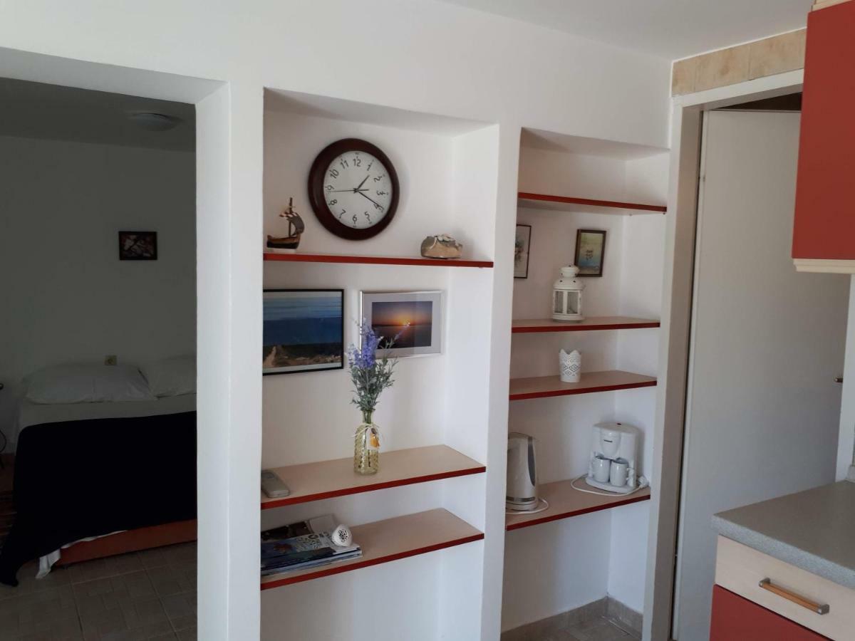Apartments Marzic Pag Town Bagian luar foto